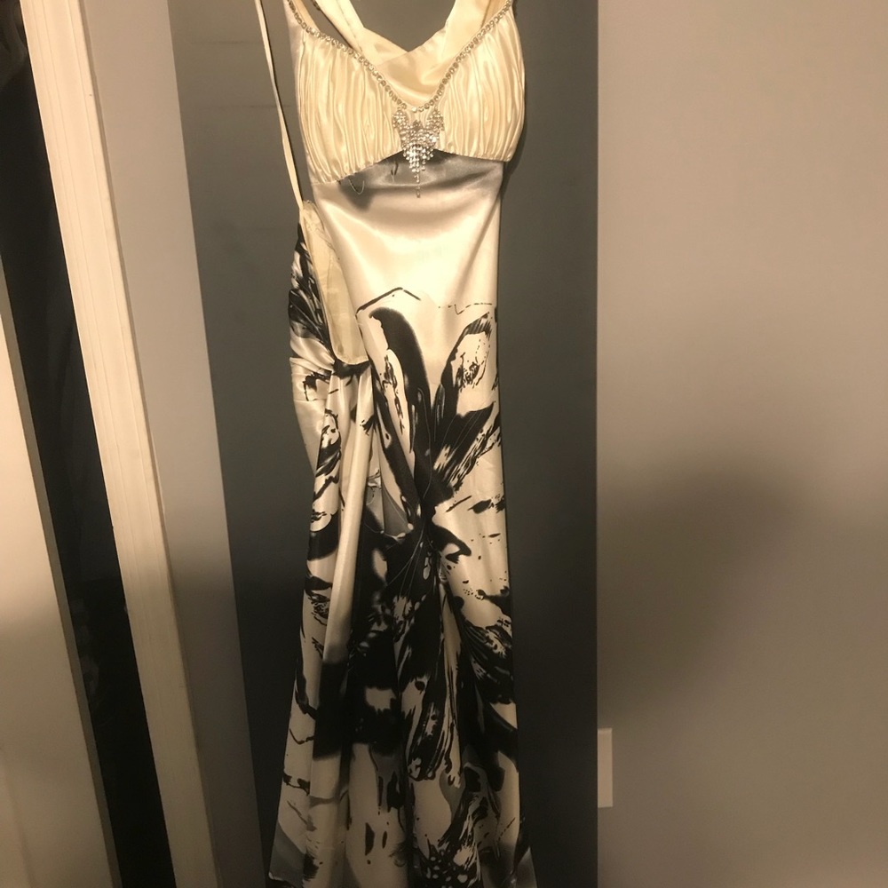 Prom dress/ gown (lots of pics included!)